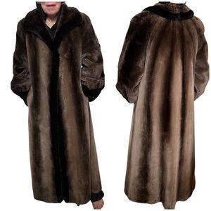 SCHUMACHER FUR CO GENUINE SHEARED BEAVER FUR MAXI COAT VTG OLD MONEY ELEGANT
